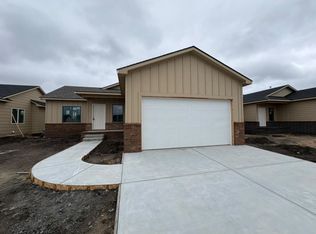 8973 E Forbes St, Wichita, KS 67220