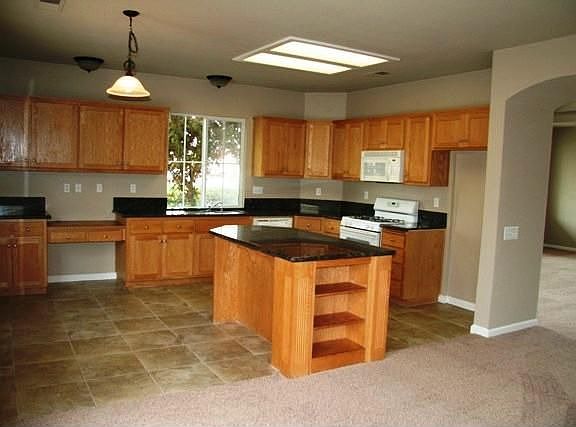 4th image of 2437 Gallery Dr