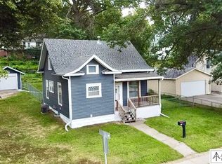 1444 Hawthorne Ave, Crete, NE 68333