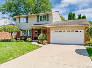 31346 Shaw Dr, Warren, MI 48093