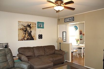 4th image of 1217 Southlea Dr