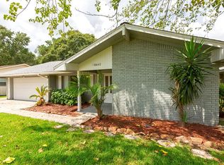 1864 Aspen Ln, Seabrook, TX 77586