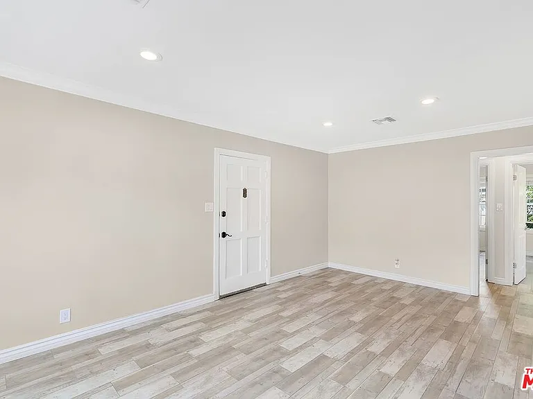 8613 1/4 W Olympic Blvd — Photo 3