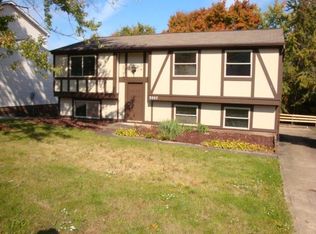 3557 Falmouth Dr, South Park, PA 15129