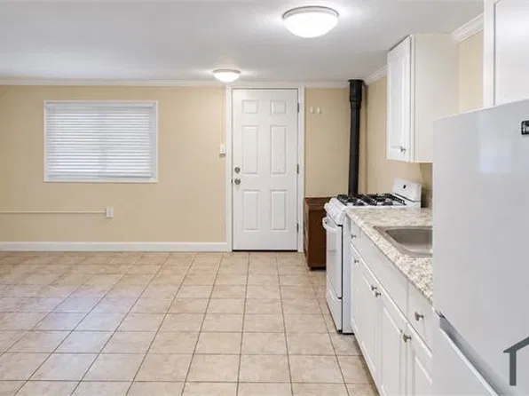 2062 Commonwealth Ave, Auburn Hills, MI 48326