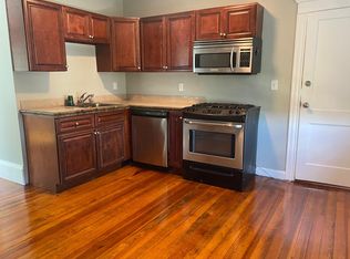 15 Huxley Ave, Providence, RI 02908