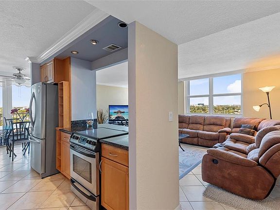 4th image of 2881 33rd Ct #Penthouse A