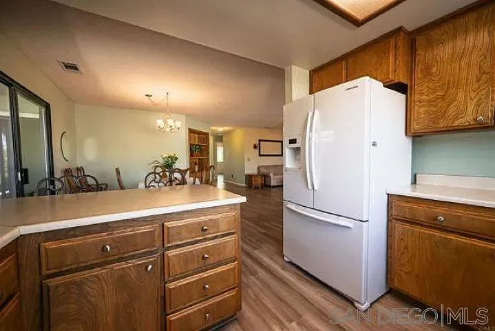 2 bed, 2.0 bath, 1425 sqft, $3,150 — Photo 4