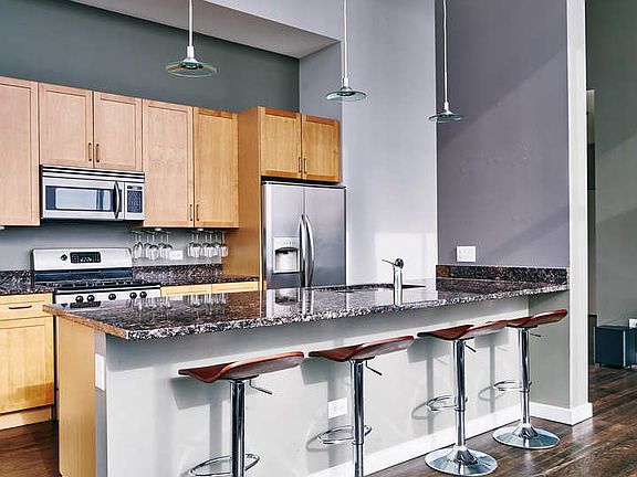 4th image of 1720 S Michigan Ave #Penthouse 6