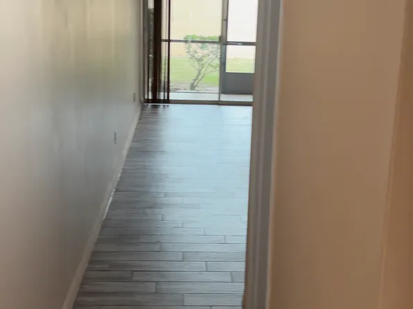 2908 Clark Rd APT 5, Sarasota, FL 34231