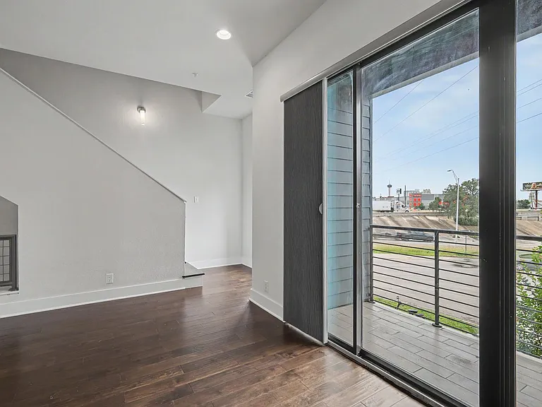 1606 N Hackberry St #102 — Photo 10