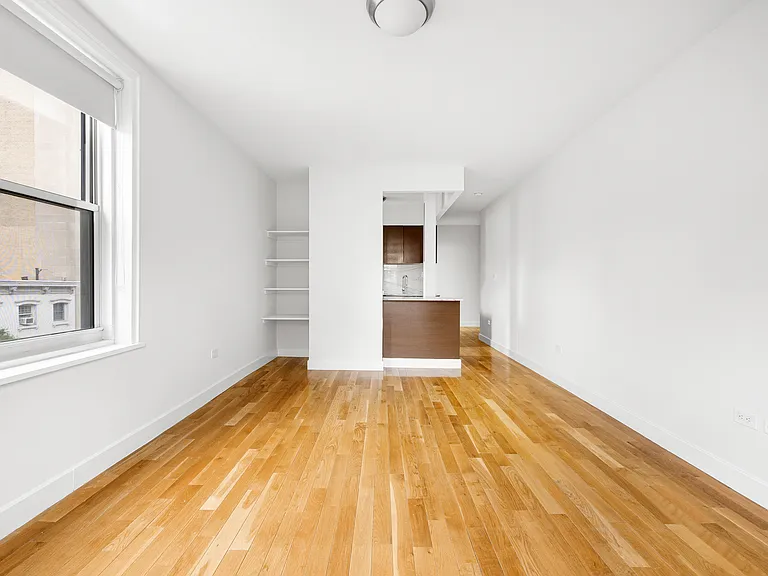 364 W 18th St #4N — Photo 5