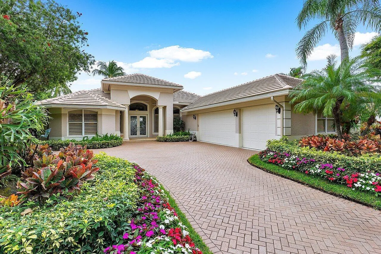 3 bed, 3.5 bath, 2574 sqft, $14,000 — Photo 1