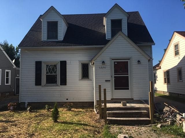 1st image of 1226 W 11th St