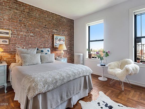 4th image of 408 Saint Johns Pl APT 6A