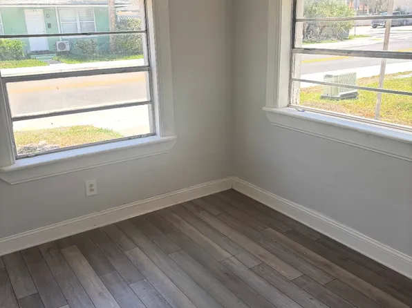 422 2nd St S APT 1, Jacksonville Beach, FL 32250