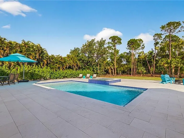 6461 Livingston Woods Ln — Photo 37