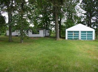 1570 E Siebert Rd, Midland, MI 48642