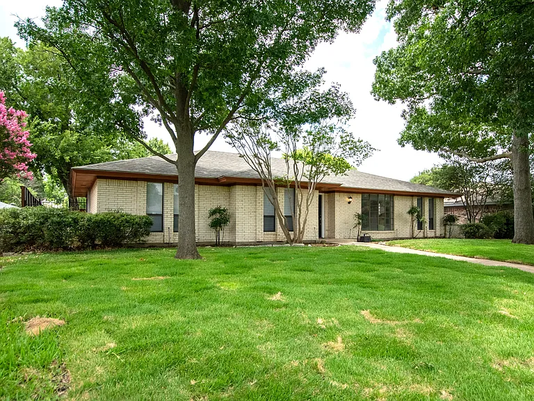 904 Lake Highlands Dr — Photo 2