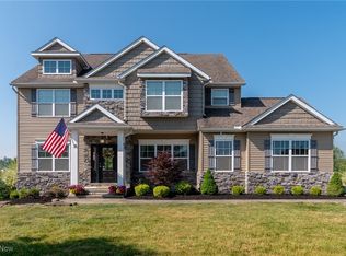 5505 Hedgebrook Dr, North Royalton, OH