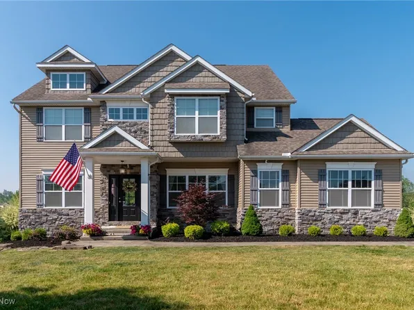 5505 Hedgebrook Dr, North Royalton, OH 44133