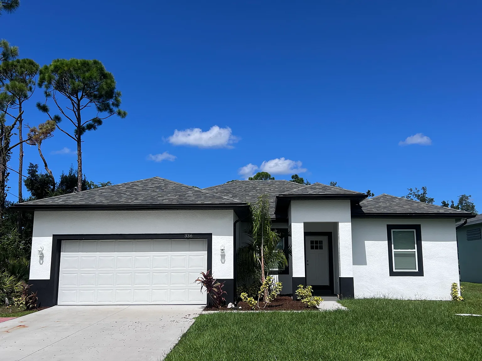 336 Sweetwater Dr — Photo 1