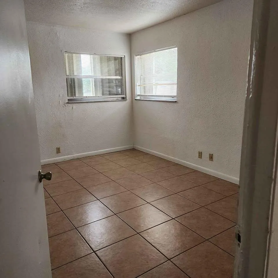 2130 Avenue S - 206 — Photo 3