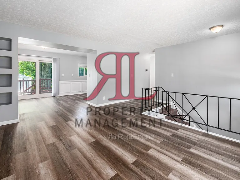 363 Regents Rd — Photo 9