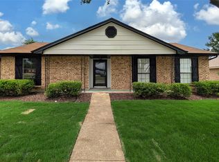 3225 Poteet Dr, Mesquite, TX 75150