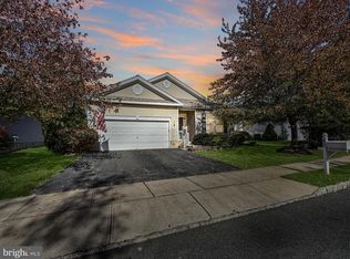 49 Chamber Ln, Columbus, NJ 08022