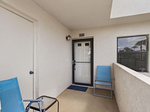 2nd image of 5947 Parkwalk Drive