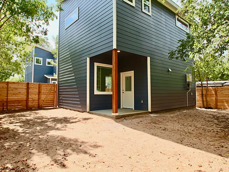 6204 Langham St — Photo 32
