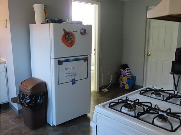 3rd image of 145 Steuben St