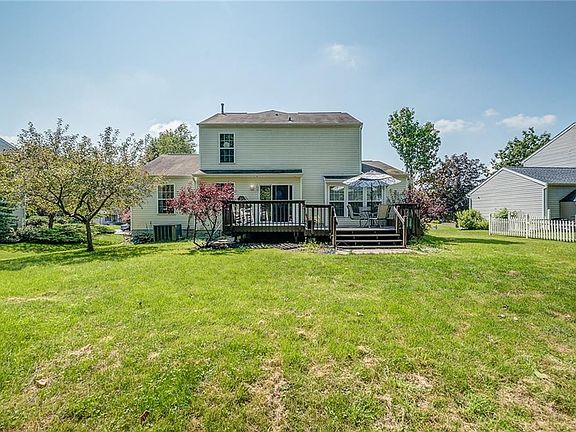 3rd image of 54 Chaucer Cir