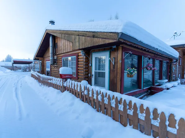1479 Peggy St, North Pole, AK 99705