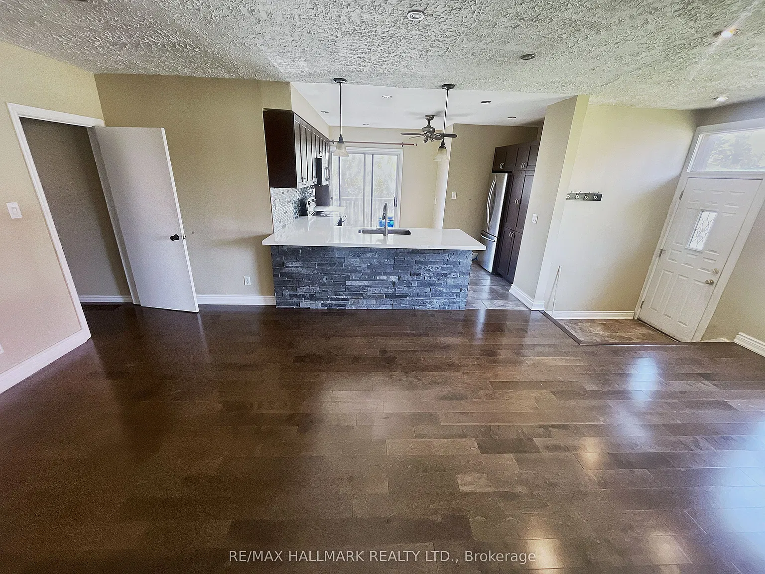 3 bed, $2,650 — Photo 4