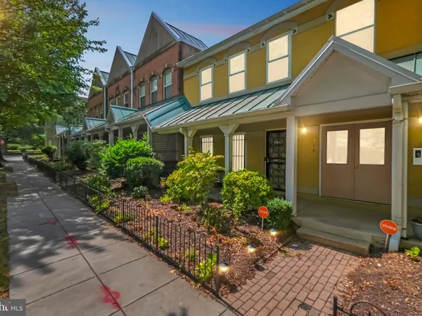 3709 Grant Pl NE APT B, Washington, DC 20019