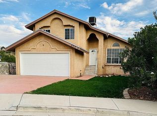 834 N Resler Dr, El Paso, TX 79912