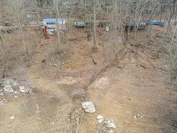 2nd image of 662 Fentress Hideout Ln