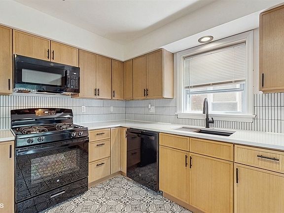 3rd image of 4614 N Central Ave #1