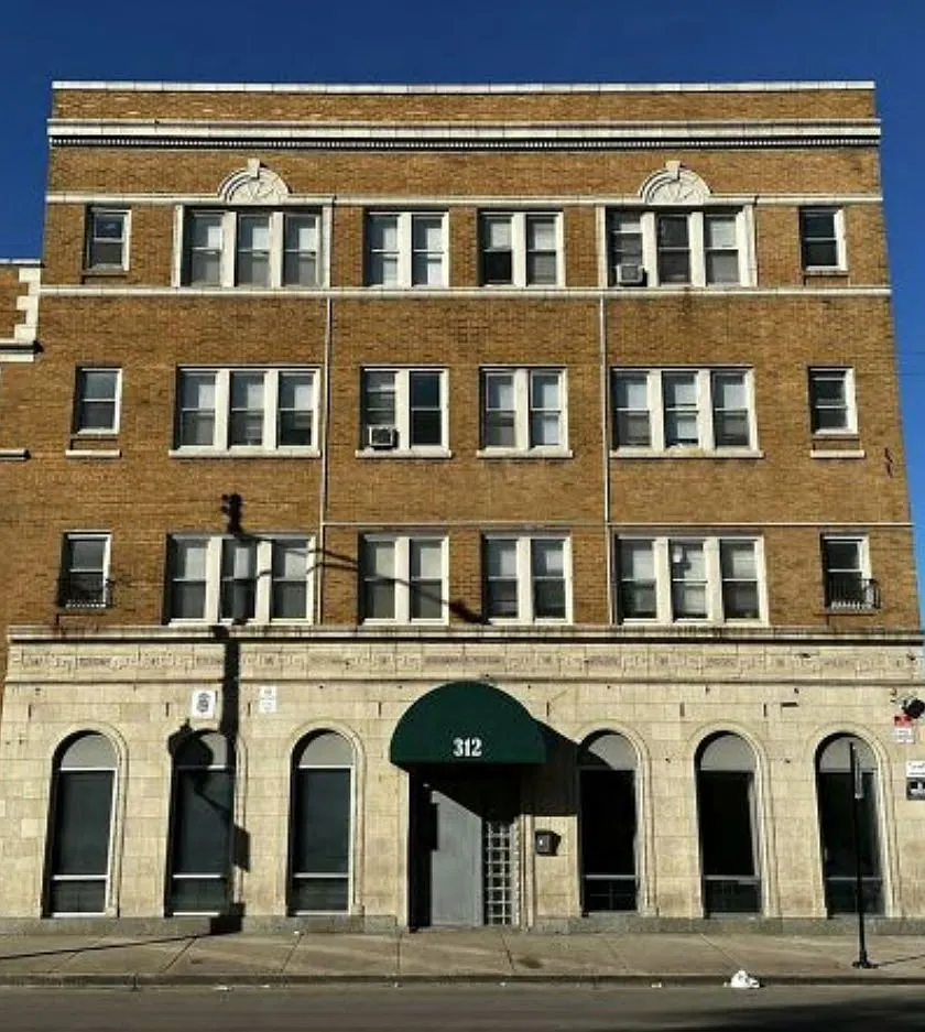 N Central Ave — Photo 1