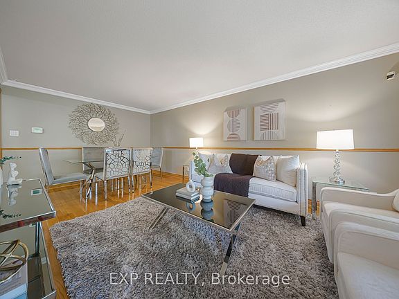3rd image of 124 Dunsmere Dr