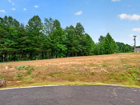 8 Cora Rd, Cookeville, TN 38501