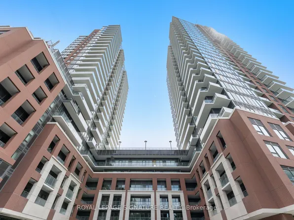 4010 Eglinton Ave W #1613, Toronto, ON M9P 3W1