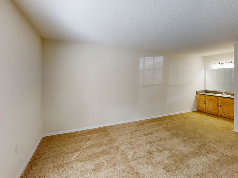 The Breyley Apartments — Photo 39