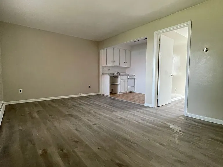 13503 E McNichols Rd — Photo 3