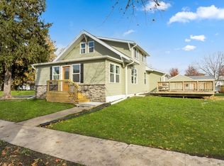 570 NE Cherry Ave, Earlham, IA 50072
