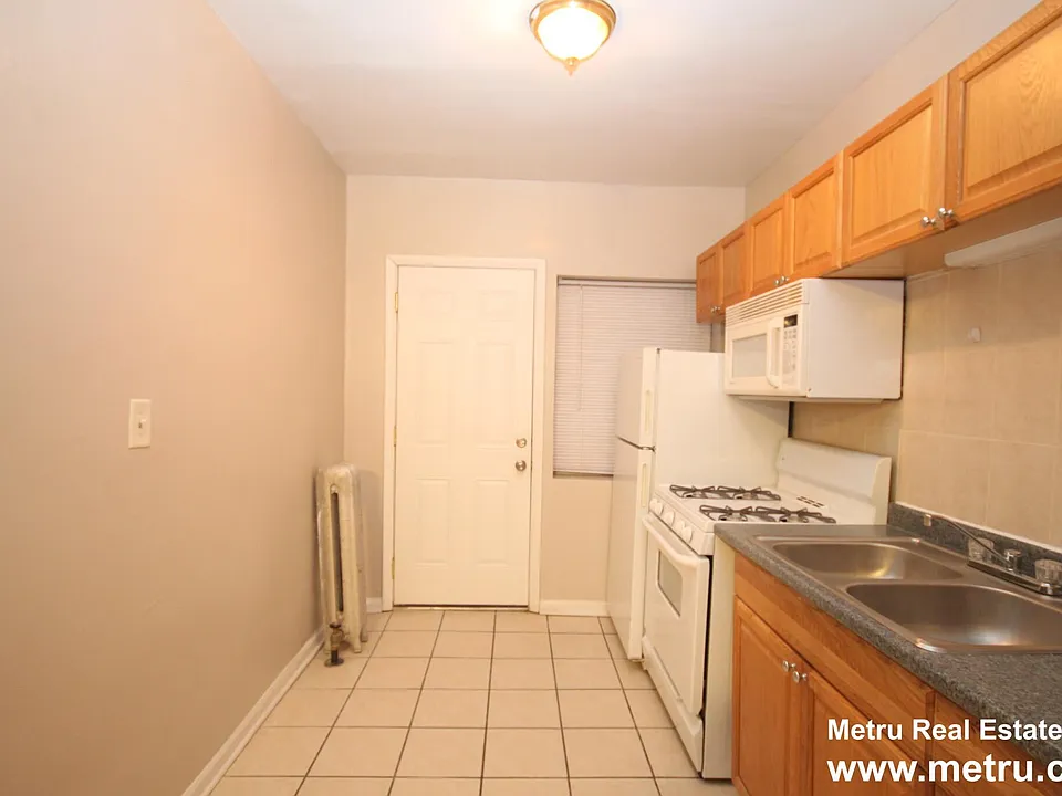 1342 W Argyle St #3S