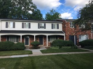 508 Fox Hills Dr N #A-3-1, Bloomfield Hills, MI 48304