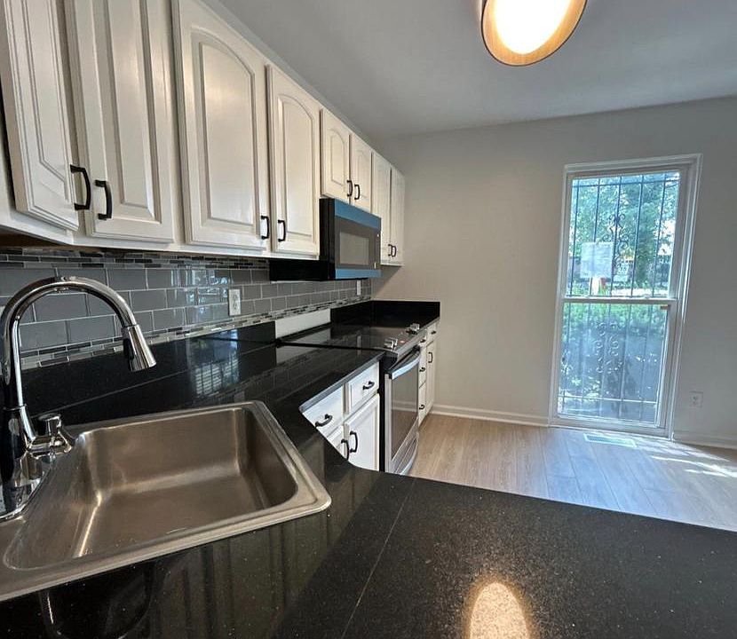 1st image of 822 Wheeler Hill Dr SE